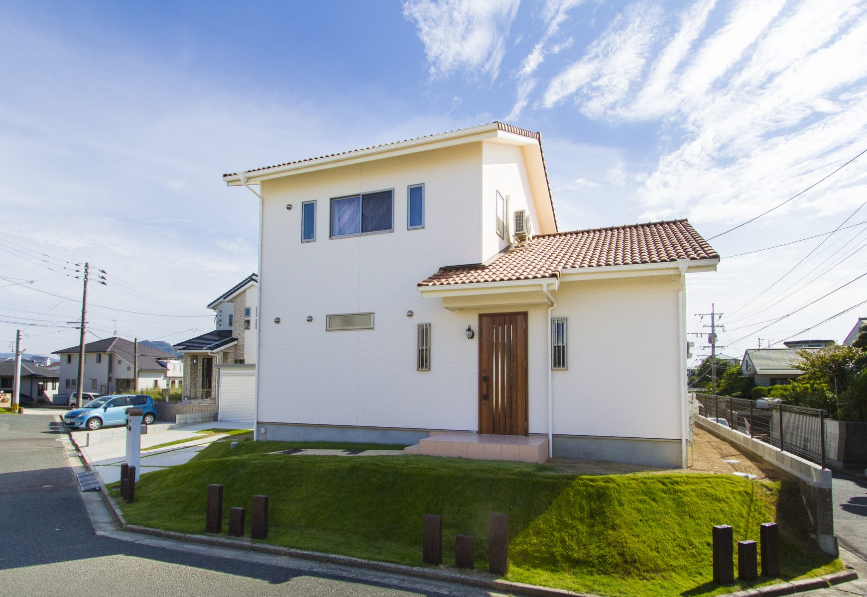 角地に建つ注文住宅の外観